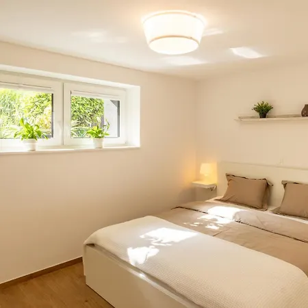 Апартаменты Apartmaji Klavdija Любляна