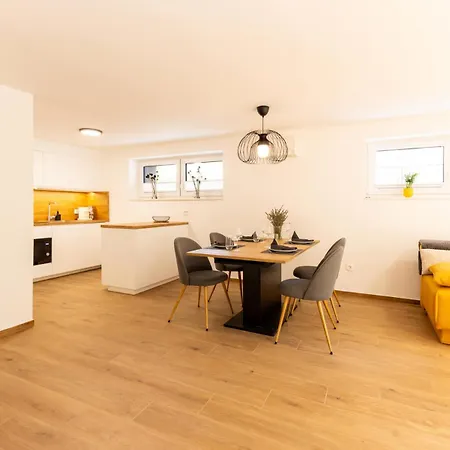 公寓 Apartmaji Klavdija